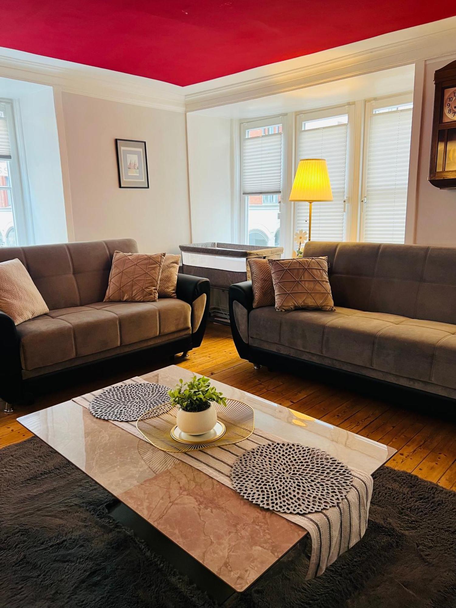 Elvis Family Dream Apartment